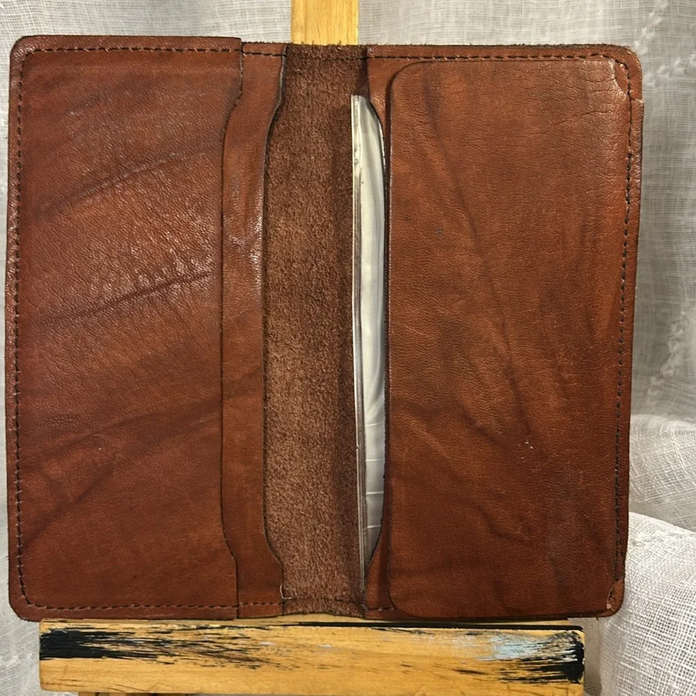 NWT Handmade LaVigne Leather bifold wallet